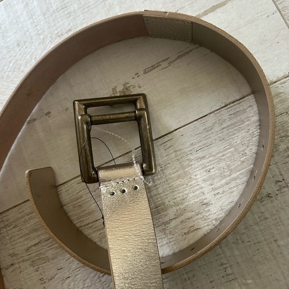 🤎Clearance Free People Rowan Metallic Gold Belt Adjustable Prong Closure
Sz M/L. - Picture 10 of 11
